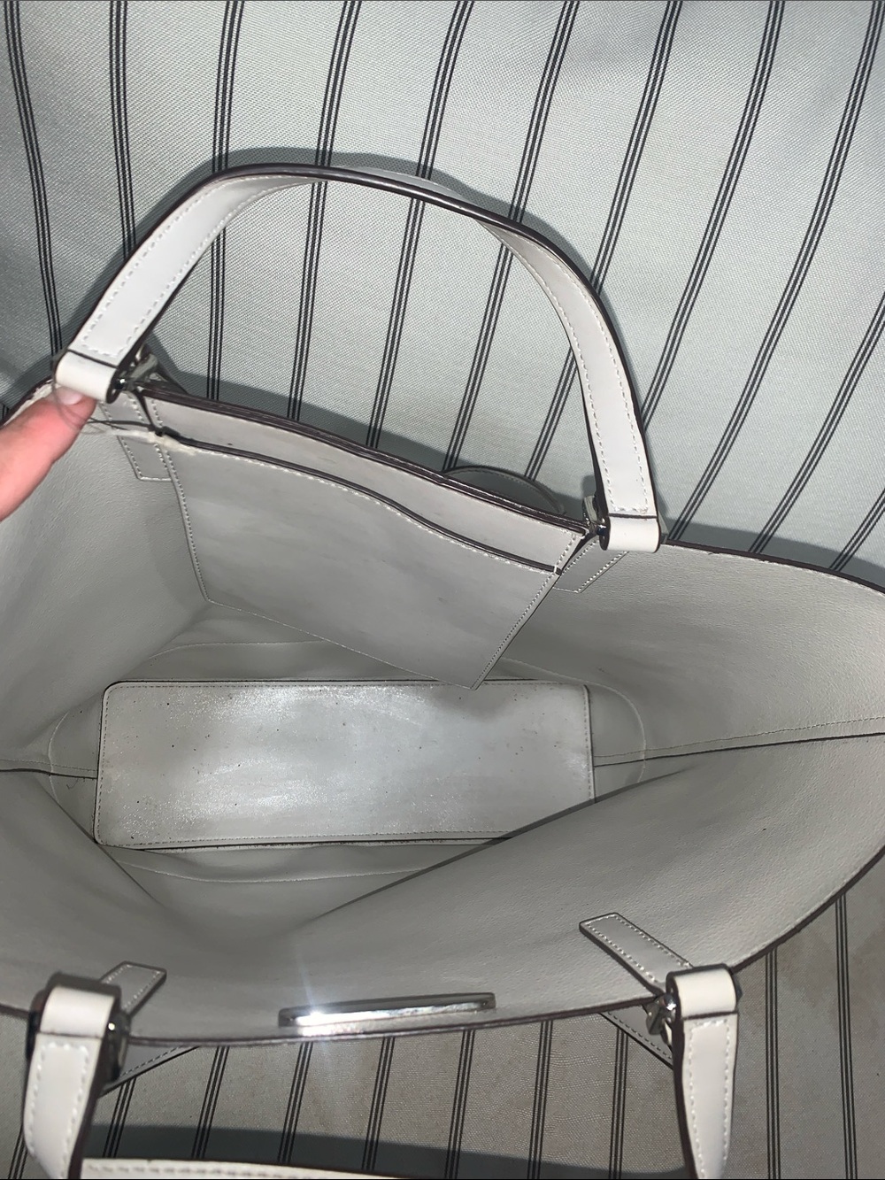 Michael Kors White and Light Gray MK Signature Tote - Picture 3 of 8